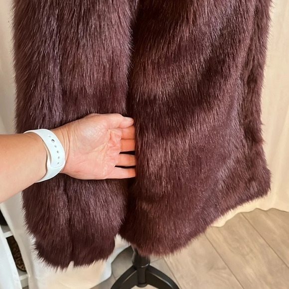 FOREVER 21 Faux Fur Coat Merlot Mandarin Collar Lined Pockets, Size M - Picture 3 of 10